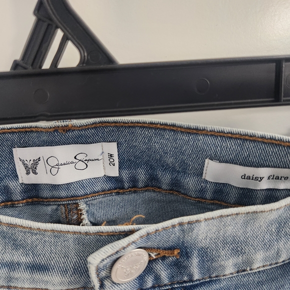 Jessica Simpson Size 20W Women's Jeans Denim Daisy Fitted Flare Jeans Floral - Picture 9 of 9